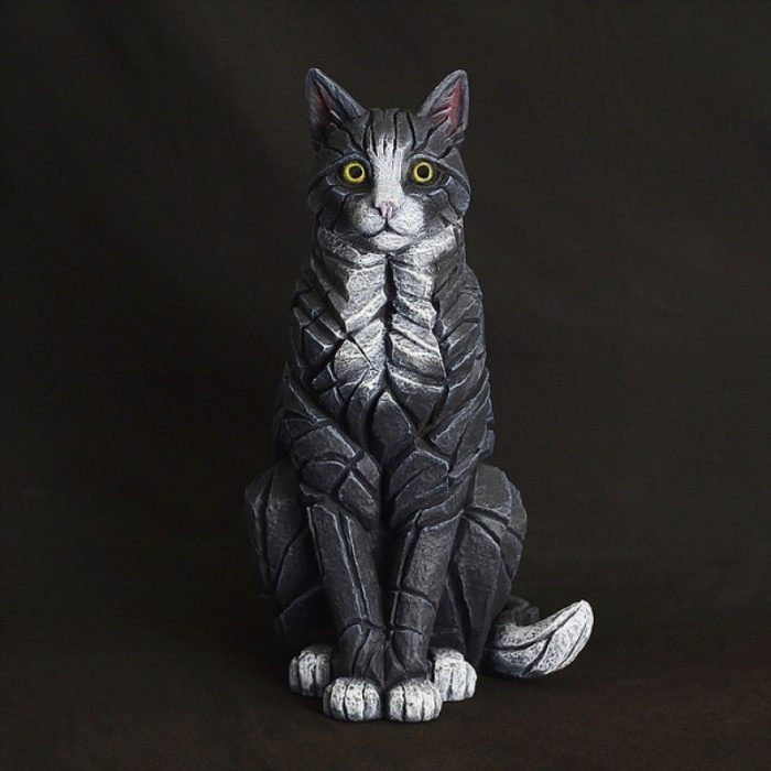 CatSitting_BlackandWhite_EdgeSculptures