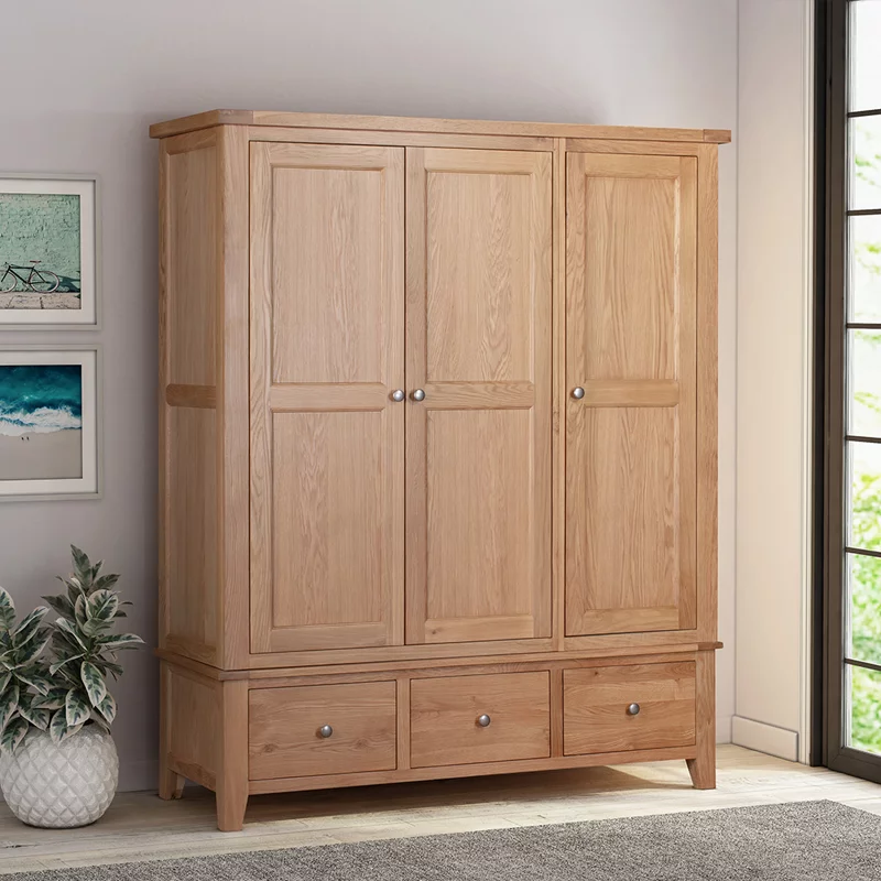 Tips on choosing Freestanding Oak wardrobes