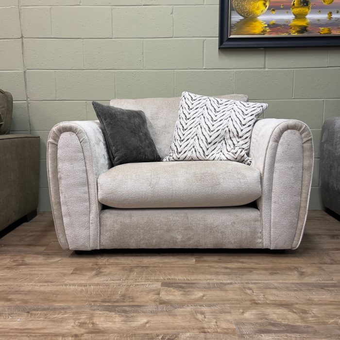 Love Chair Display Love Chair Display