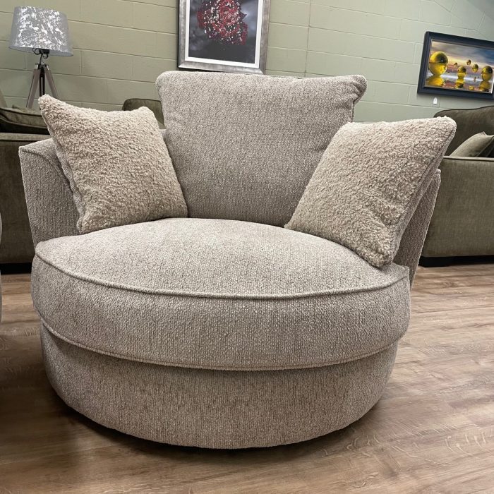 showroom photo ! showroom photo !