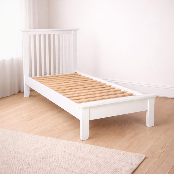 Birnham White Painted 3'0" Bed